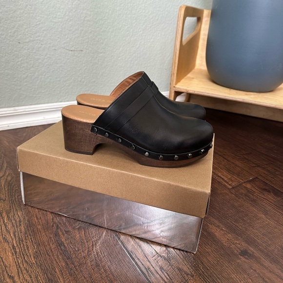 Andre Assous | Sofia Studded Clogs - Picture 3 of 9